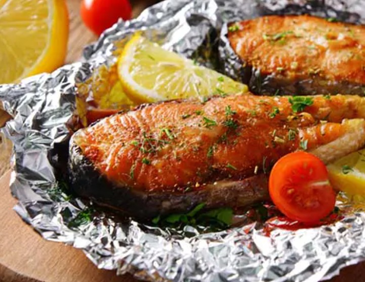 Ako čo najlepšie využiť rolku hliníkovej fólie v domácnosti: tipy a triky